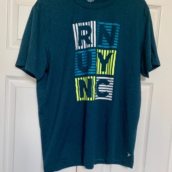 Run NYC New York City T-Shirt (Go-Dry) - Picture 5 of 7